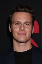Jonathan Groff Plays a Personal Trainer Obsessed with Nyc in 'Life & Beth'