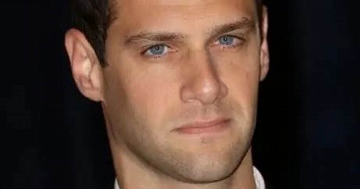 Justin Bartha Actor, Bio, Wiki, Age, Height, Wife, Movies, the Hangover, and Net Worth