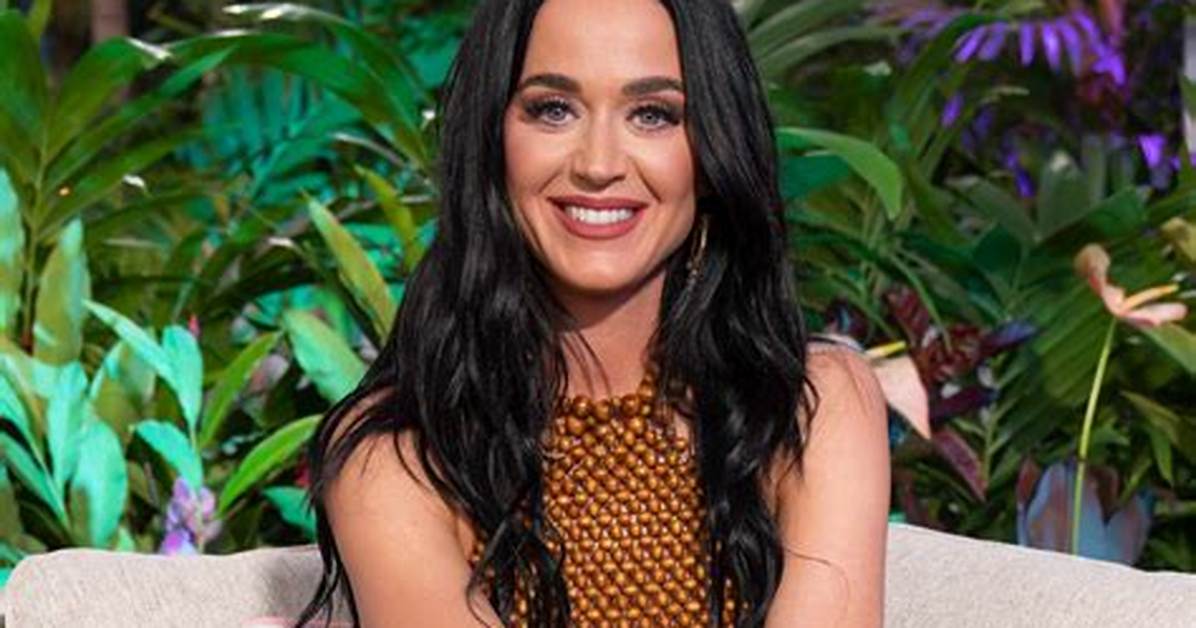 Katy Perry Does Exactly What We All Do When We're Feeling Down About Our Bods