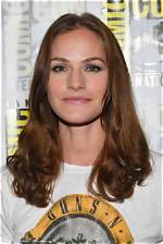 Kelly Overton Height