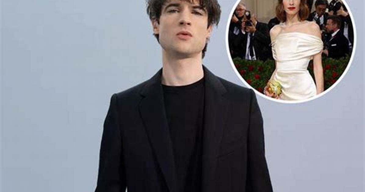 Know About Tom Sturridge’s Current Girlfriend, Alexa Chung, and Their Relationship