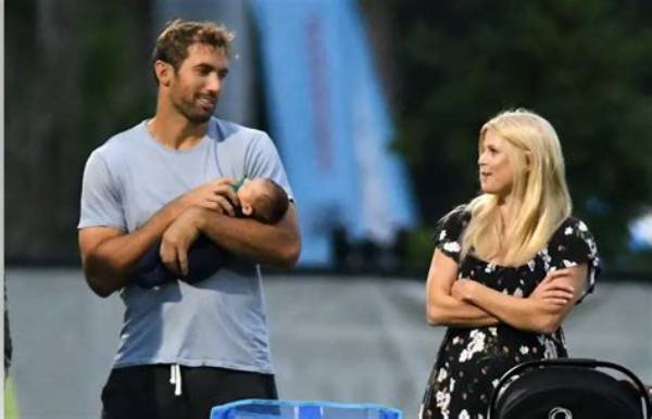 Know Jordan Cameron's Girlfriend and Tiger Wood's Ex-Wife Elin Nordegren | Their Children, Parenting and Secretive Family Life