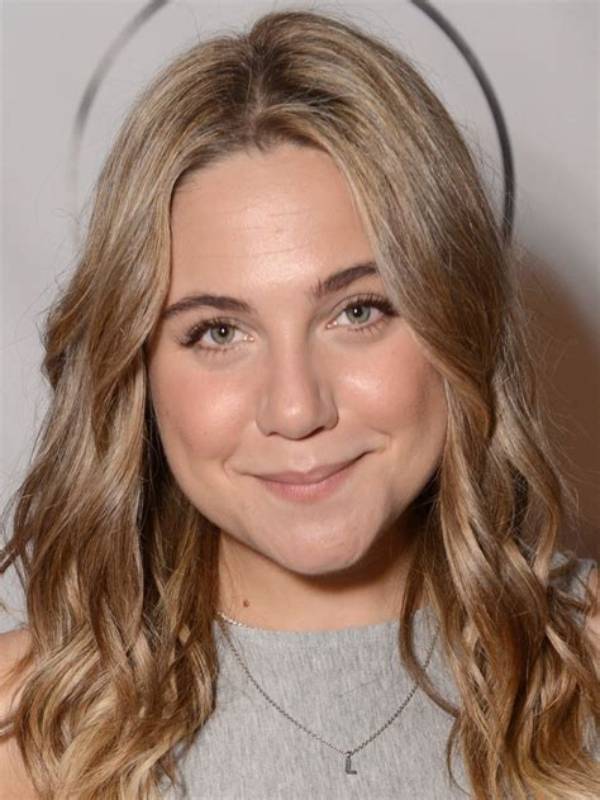 Lauren Collins New Yorker, Bio, Wiki, Age, Height, Husband, Salary, and Net Worth