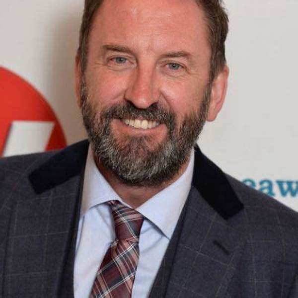 Lee Mack Comedian, Bio, Wiki, Age, Height, Family, Wife, Tours, Podcast, and Net Worth
