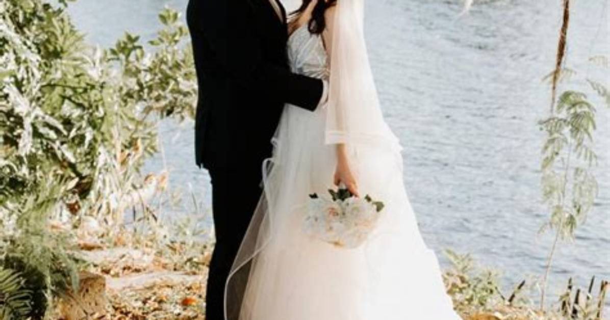 Liam Hendriks-Is Liam Hendriks Still Married? Net Worth, Age, Height, Relationship, Career and Wiki!