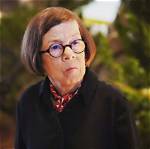 Linda Hunt Bio: Age, Height, Wife, Car Accident