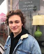 Logan Pepper- Bio, Height, Net Worth, Girlfriend
