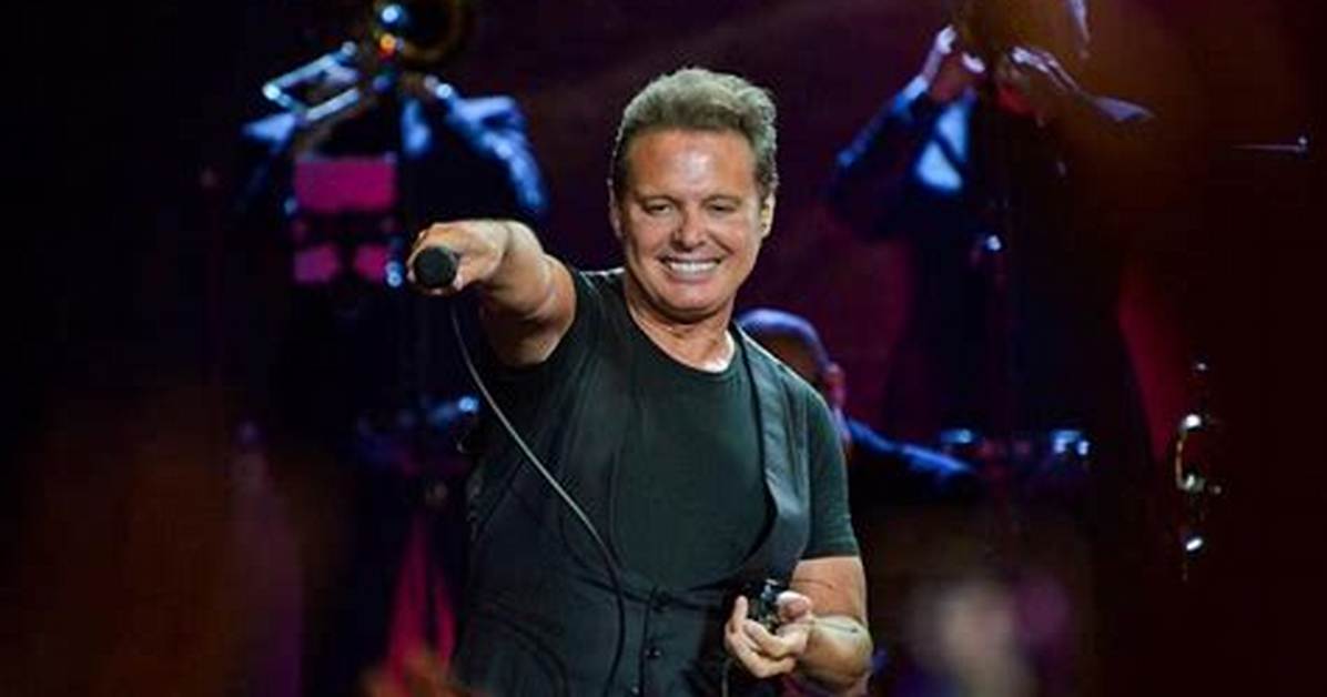 Luis Miguel's Hearing Condition Has Not Stopped Him from Performing