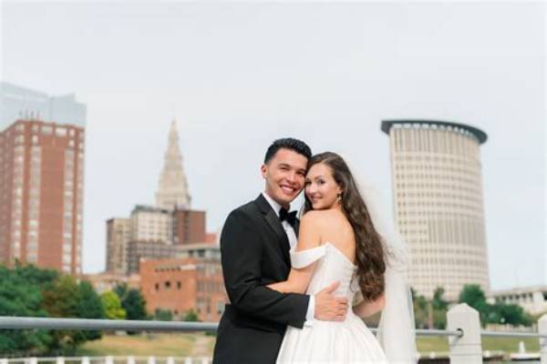 Luke Barton Married to Lee Ashe an Examination