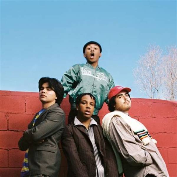Lyrics & Translations of Columbia by Ag Club