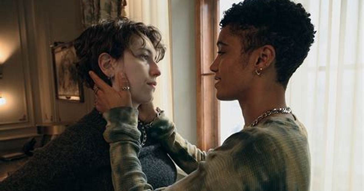 Maisie Richardson | Lesbian or Queer
