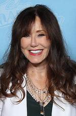 Mary Mcdonnell Height