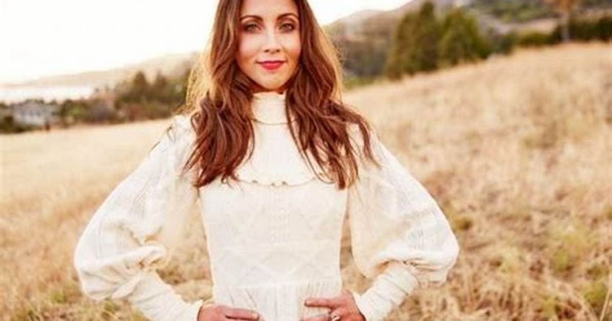 Mary Padian Married? Her Wiki-Bio, Age, Net Worth, Boyfriend.
