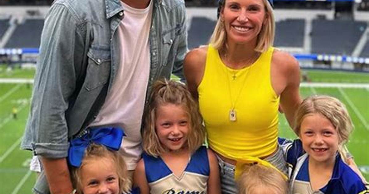 Matthew Stafford and Wife Kelly Stafford and Have Four Cute Daughters