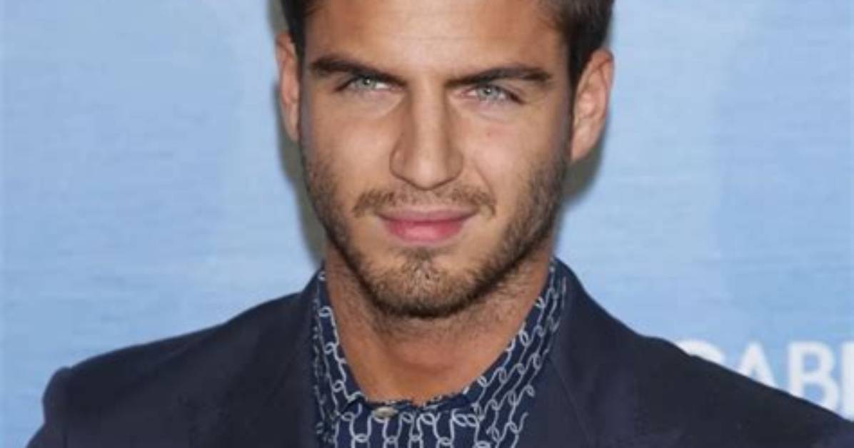 Maxi Iglesias | Bio, Age, Net Worth, Relationship, Career