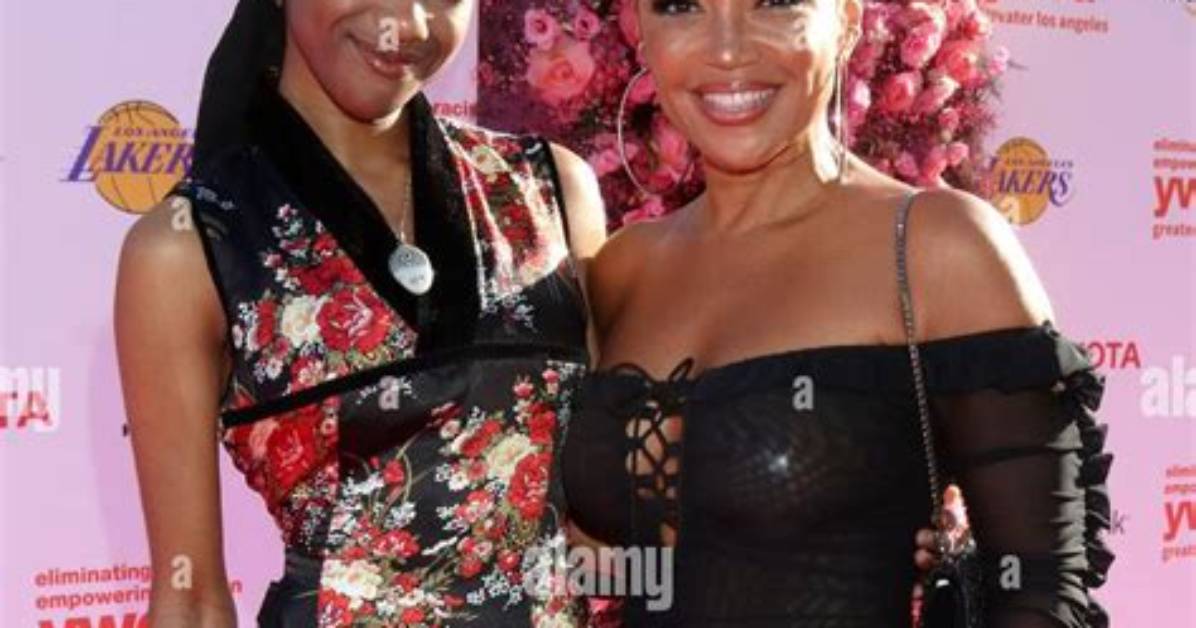 Meet Chante Moore Daughters | Sophia Hardison and Son Kenny Lattimore Jr.