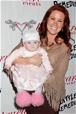 Meet Scarlett Bigelow – Photos of Elisa Donovan’s Daughter with Husband Charlie Bigelow