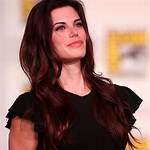 Meghan Ory Net Worth – How Much Is Ory Worth?