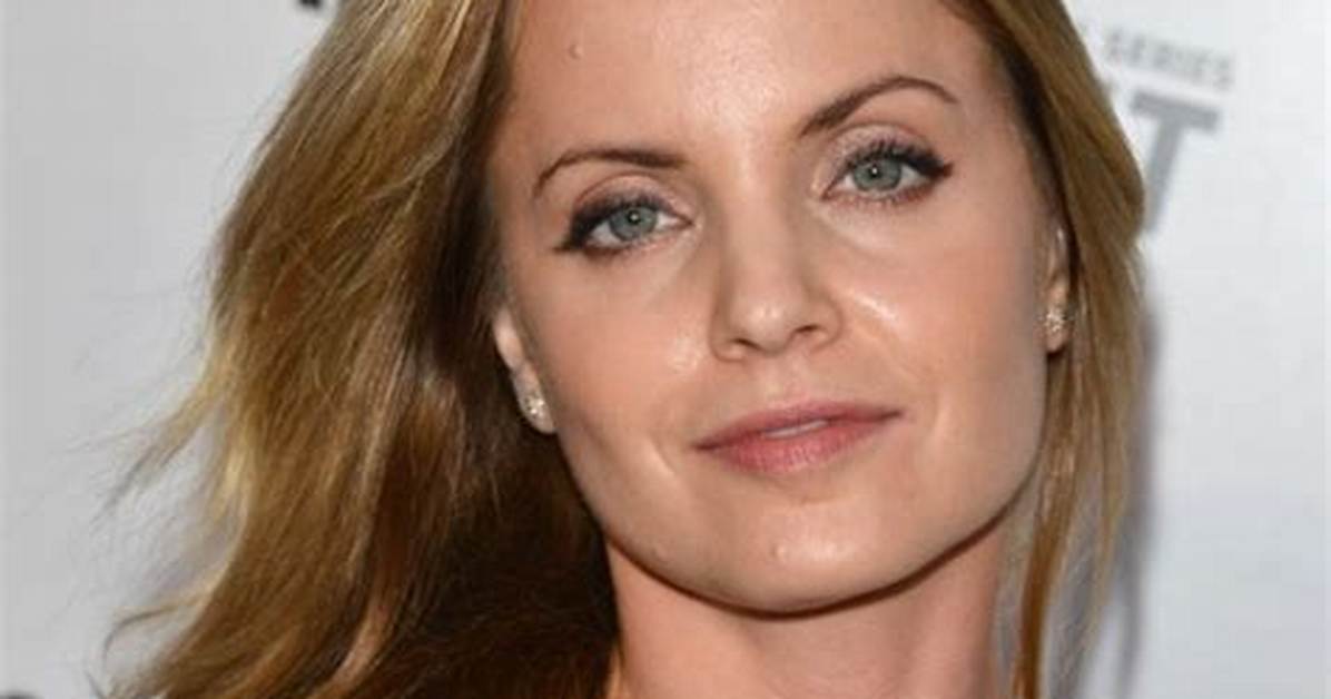 Mena Suvari – Biography, Facts & Life Story