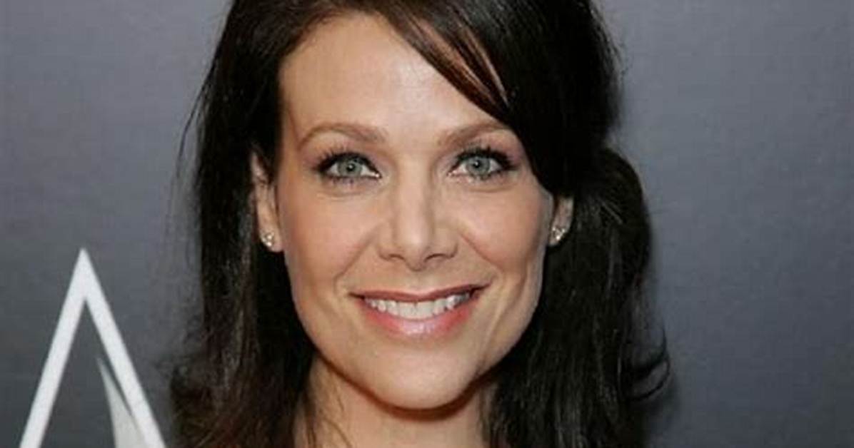 Meredith Salenger – Biography, Facts & Life Story