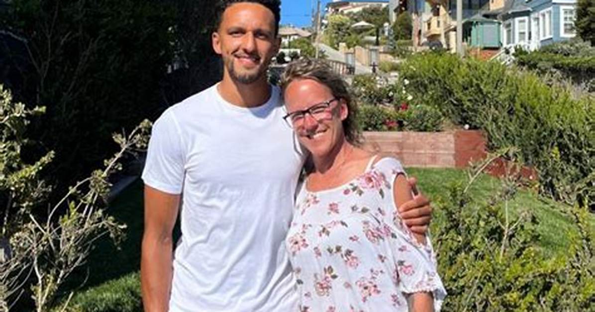 Mother Melanie Shamet and Father Ron