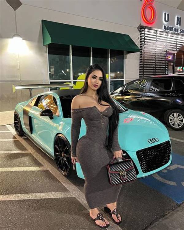 Nadia Khar Net Worth