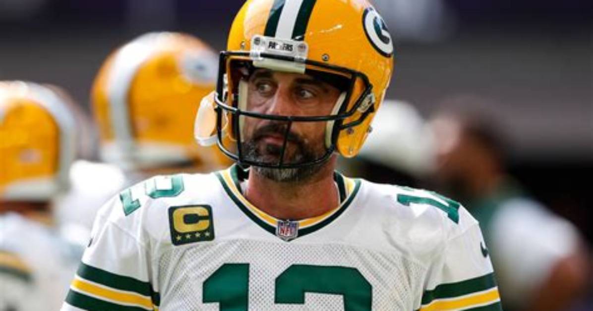 Packers Qb Aaron Rodgers Says He "Owns" the Bears and Always Will