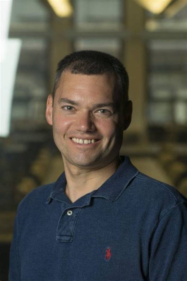 Peter Beinart Atlantic, Bio, Wiki, Age, Height, Family, Wife, Israel, Books, Salary, and Net Worth