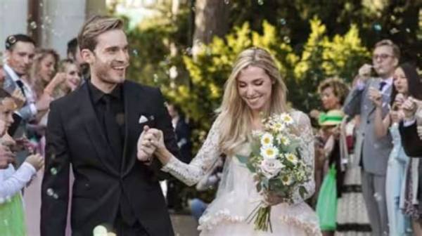 Pewdiepie's Wife Marzia Stabs Her Toe While on Vacation with Youtuber