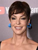 Pollyanna Mcintosh – Actress | How Tall Is She? Wiki, Age, Height, Net Worth, Relationship, Ethnicity