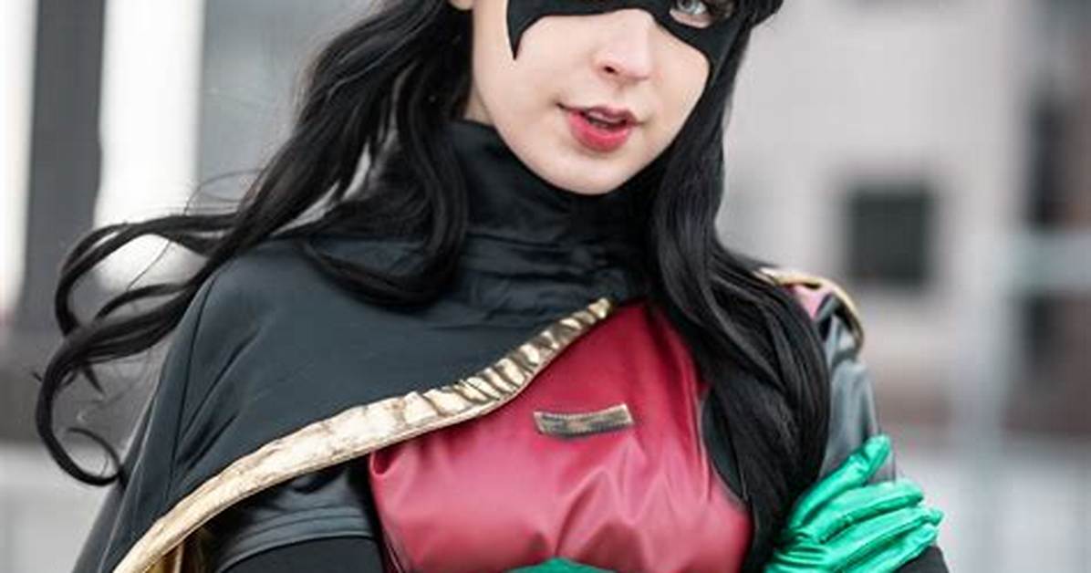 Raine Emery – Tiktok Star, Instagram Influencer, Cosplayer, Costume Designer | Wiki, Age, Height, Net Worth, Relationship, Ethnicity, Career