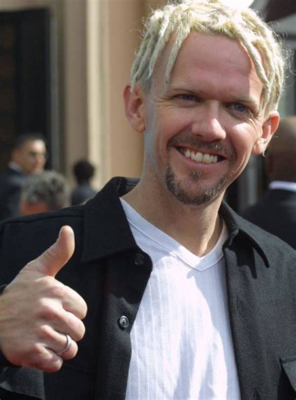 Robert Macnaughton Net Worth