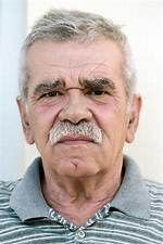 Robert Ndrenika