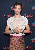 Robert Sheehan Net Worth