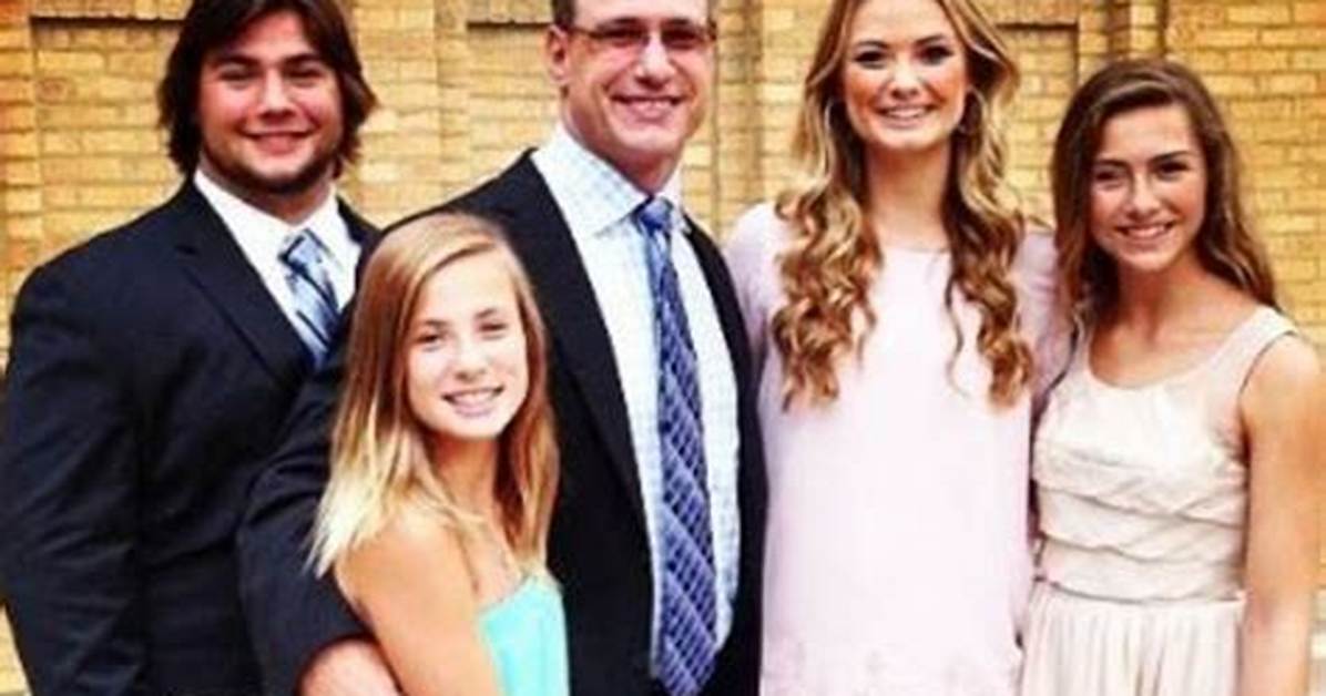 Sadly, Chris Spielman’s Wife Stefanie Spielman Lost Her Battle with Cancer