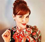 Sara Rue Actress, Bio, Wiki, Age, Height, Husband, Weight Loss, Movies, and Net Worth