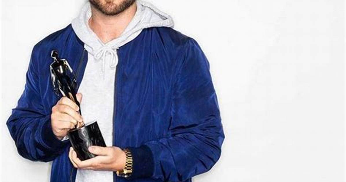 Sean Evans Bio: Age, Height, Girlfriend, Net Worth