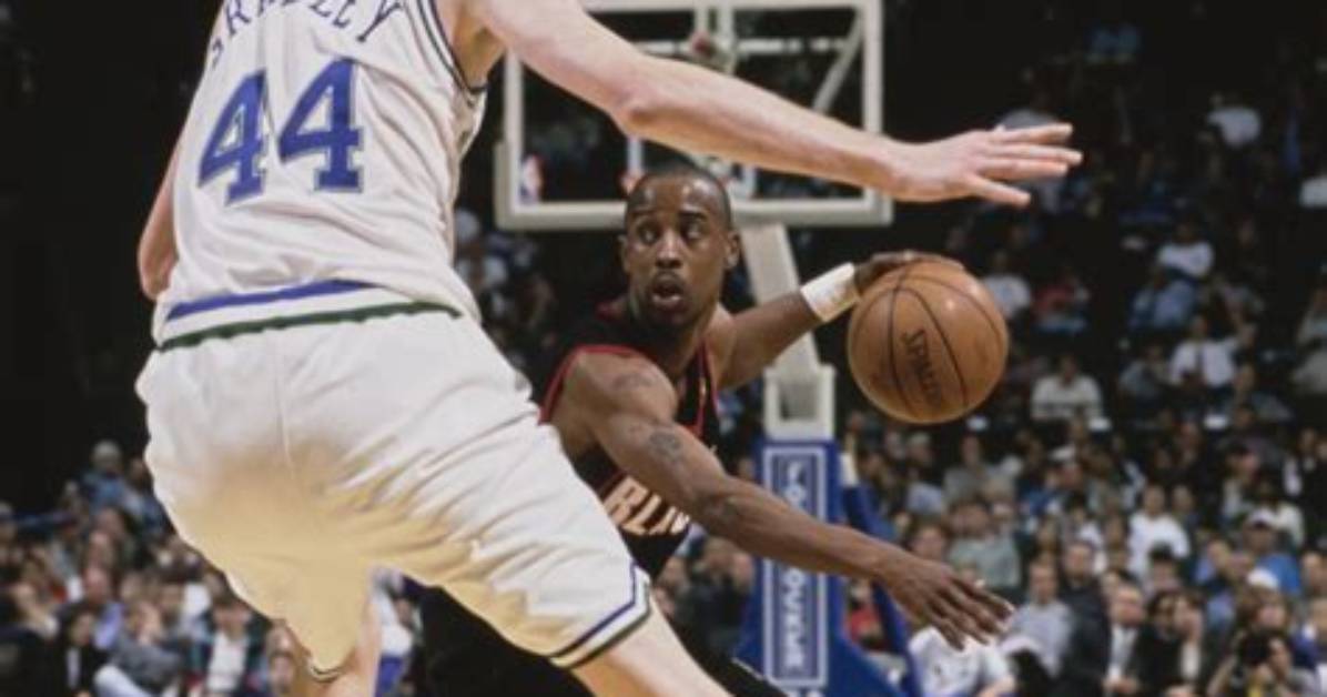 Shawn Bradley Certainly Has His Hands Full with Five Teenage Kids After Split from Ex-Wife