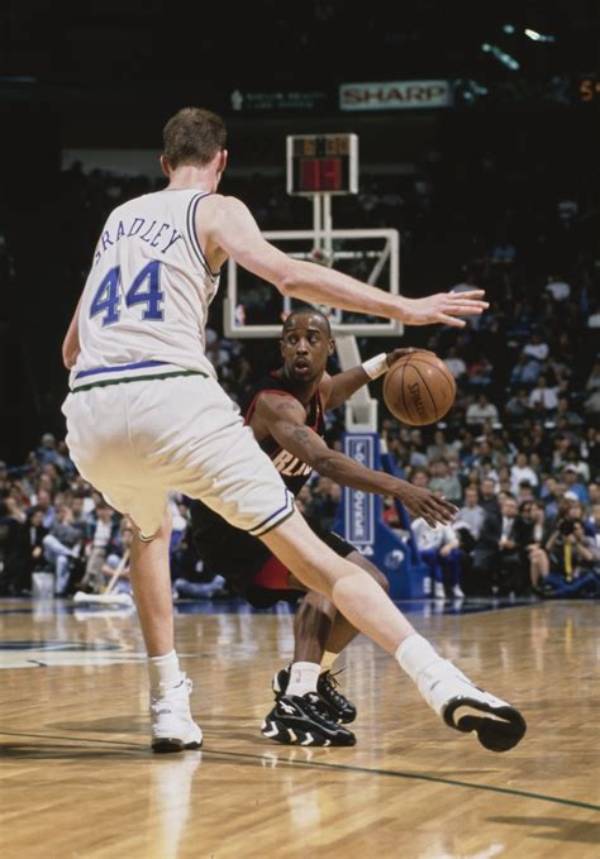 Shawn Bradley Certainly Has His Hands Full with Five Teenage Kids After Split from Ex-Wife