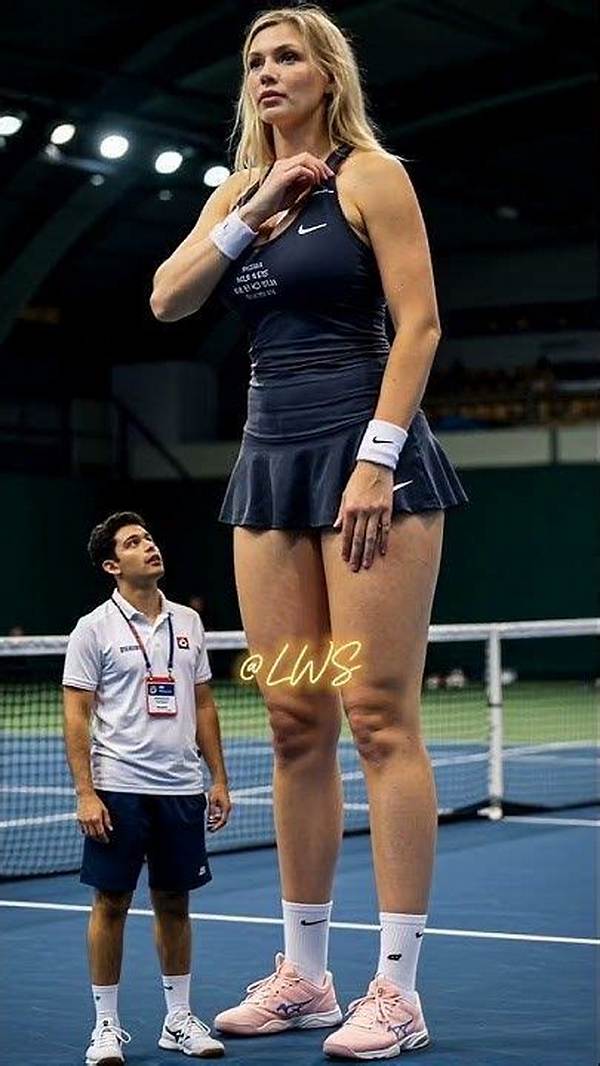 "She Is Perfect": Tall Lady with Long Legs Almost Touches the Ceiling as She Stands, Video Goes Viral
