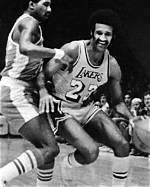 Stu Lantz Lakers, Bio, Wiki, Age, Height, Family, Wife, Football, Salary, and Net Worth