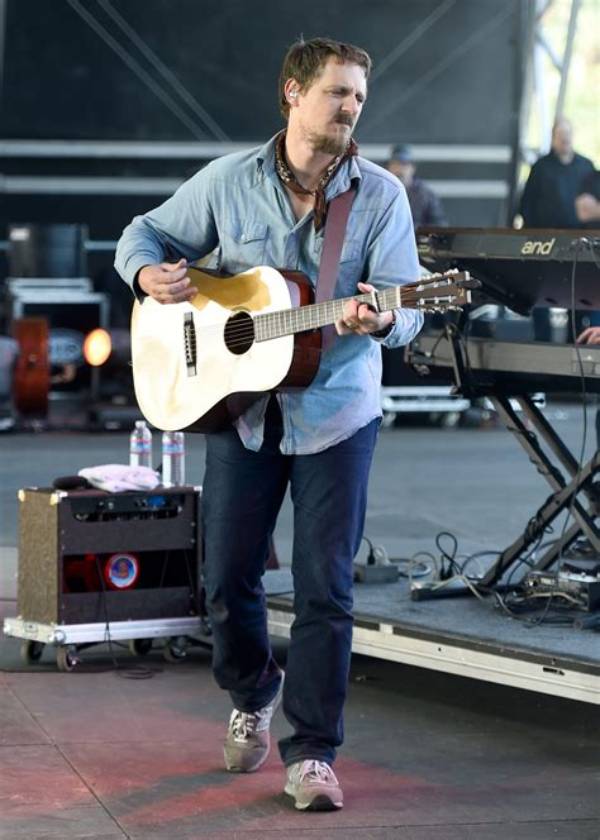 Sturgill Simpson Height