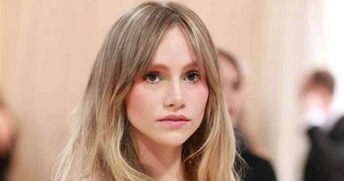 Suki Waterhouse Phone Number, Whatsapp Number, House Address, Email Id