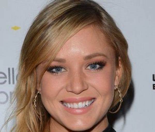 Tara Holt- Boyfriend, Height, Net Worth, Career, Nationality