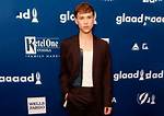 Tommy Dorfman Says Today Is About Clarity as She Come out as a Trans Woman