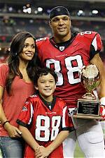 Tony Gonzalez Bio: News, Stats, Wife, Net Worth, Nationality