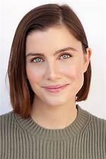 Vic Michaelis Age | How Old Is She | Explore Her Wiki and Family