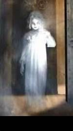 Viewers Spot "Ghost" of a Little Girl in Netflix's 'American Murder' Documentary