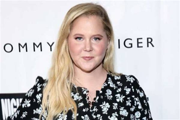 Where Does Amy Schumer Live? She’s Hosting a Cooking Show at Her House
