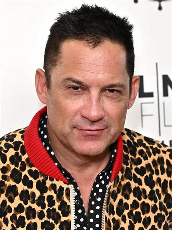 Who Is American Actor Enrique Murciano’s Girlfriend? Dating or Still Single